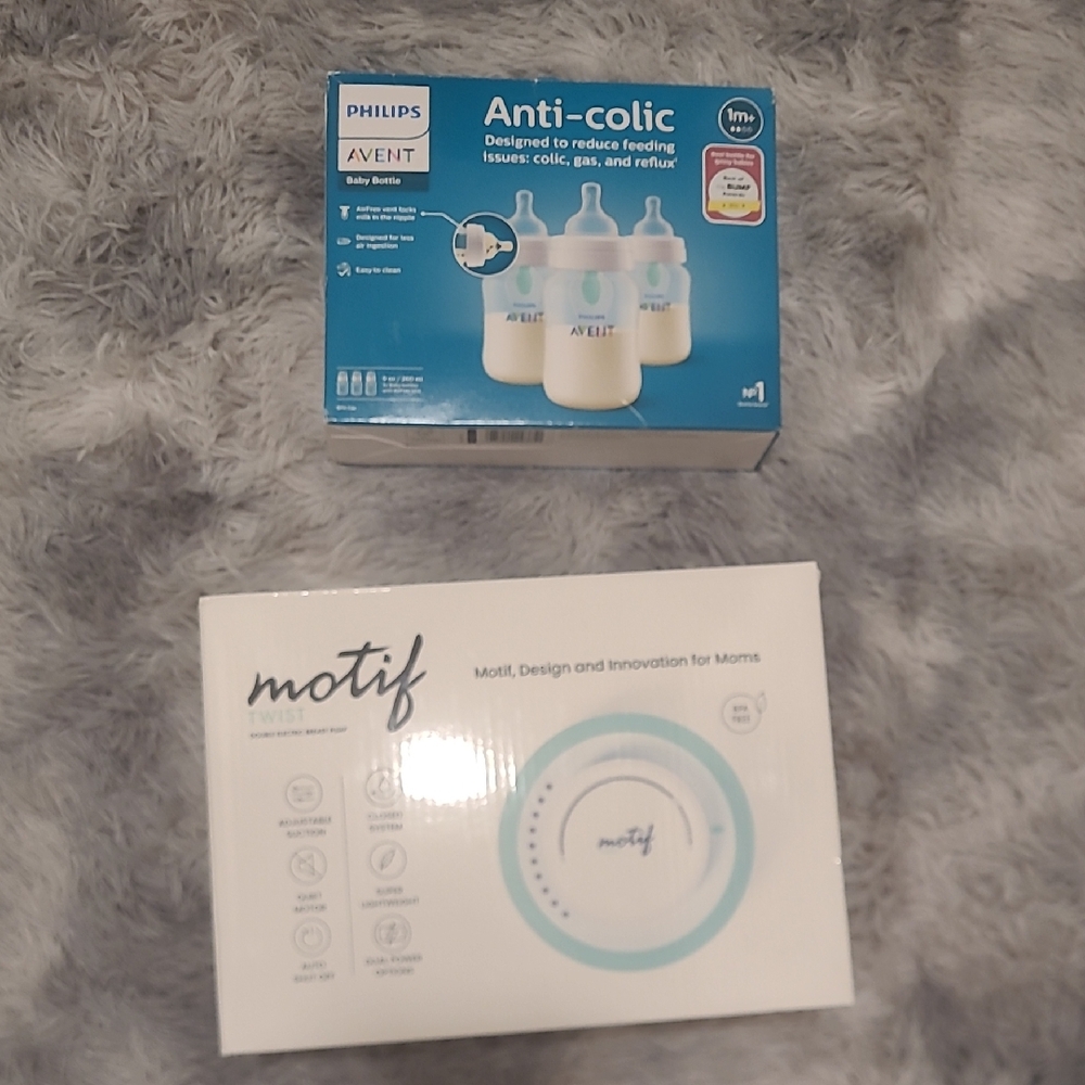 Philips Avent Anti-Colic Baby Bottles and Motif Twist Breast Pump